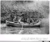 hp_18men_canoe_sm.jpg 81K