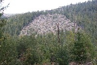 hummocky_ground_on_beatty_ridge_7_sm.jpg 108K